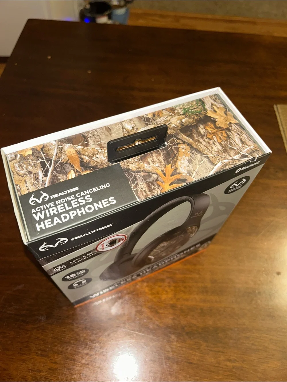 Realtree Camo Wireless Over-Ear Headphones - Black and Brown Camo